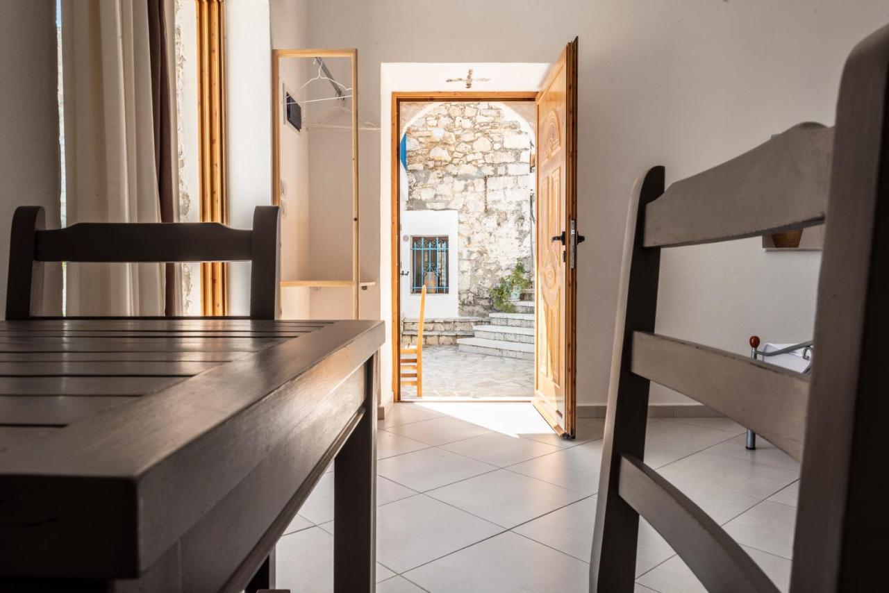 Amphora Guesthouse Himarë Extérieur photo