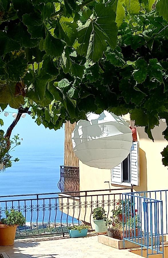 Amphora Guesthouse Himarë Extérieur photo